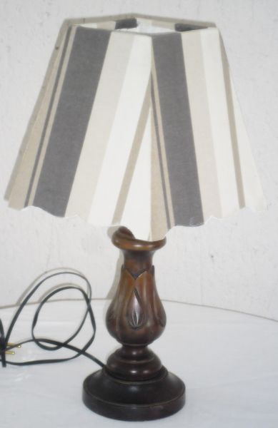 Abajur com cupula revestida